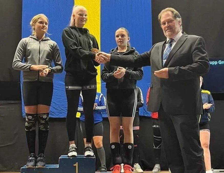 Guld i junior-SM i Tyngdlyftning till två elever på Ållebergsgymnasiet